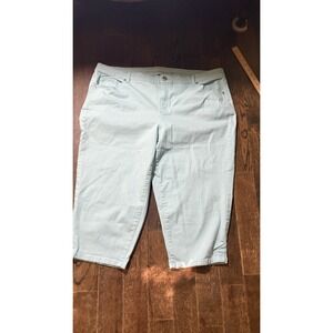 Gloria Vanderbilt All-Around Slimming Effect Women's Capri Jeans Light  Blue 22w